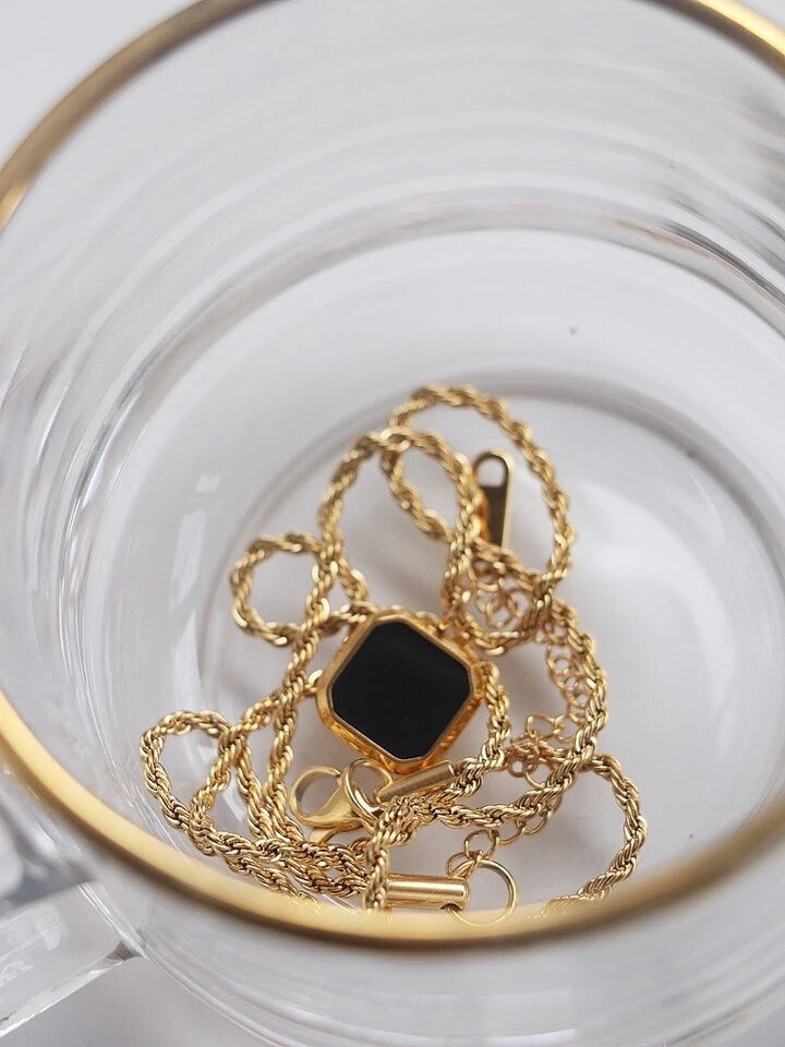 Onyx Pendant Gold Necklace